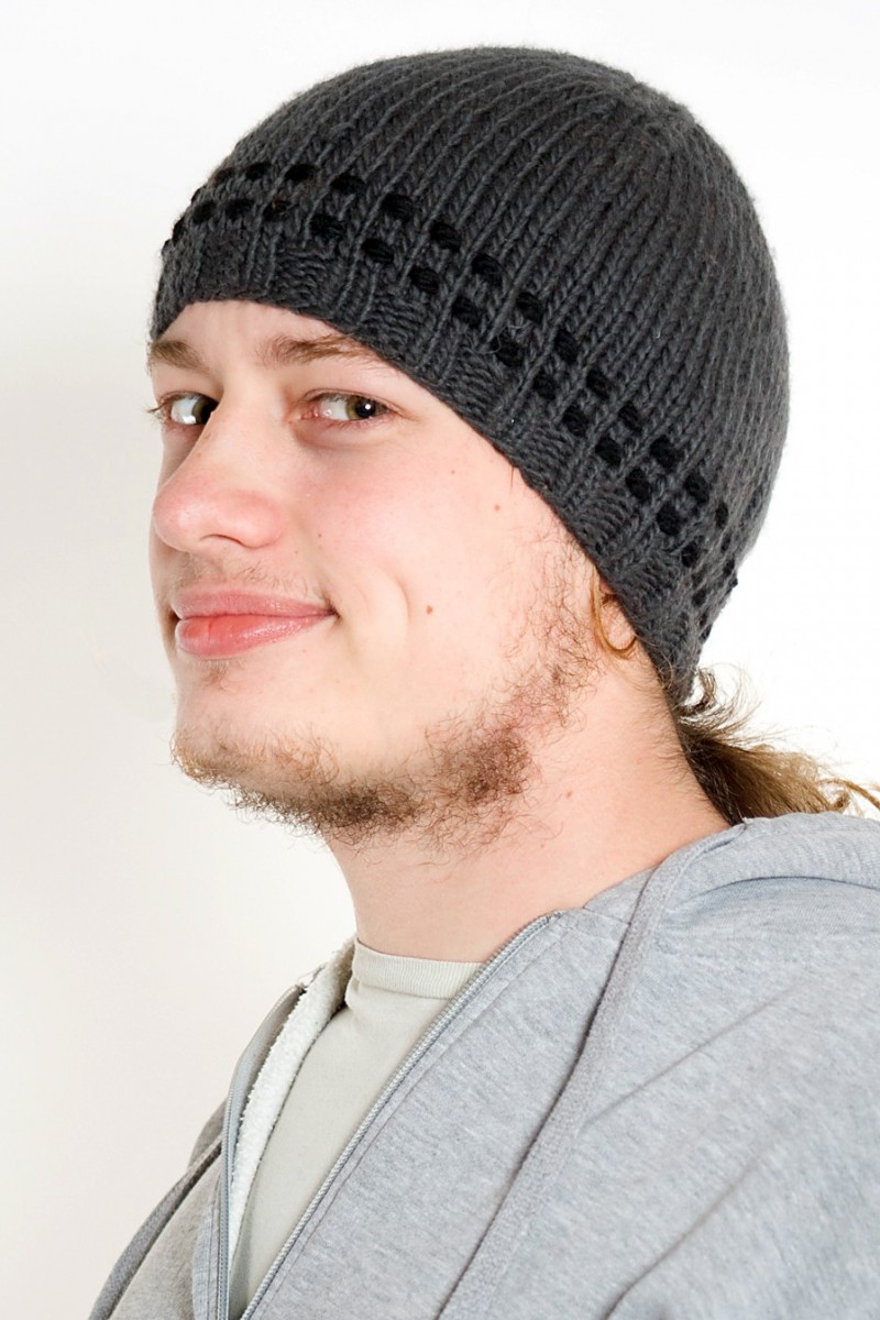 Hand-Knitted Merino Wool Short Beanie – 2 Dot, Dark Grey/Black