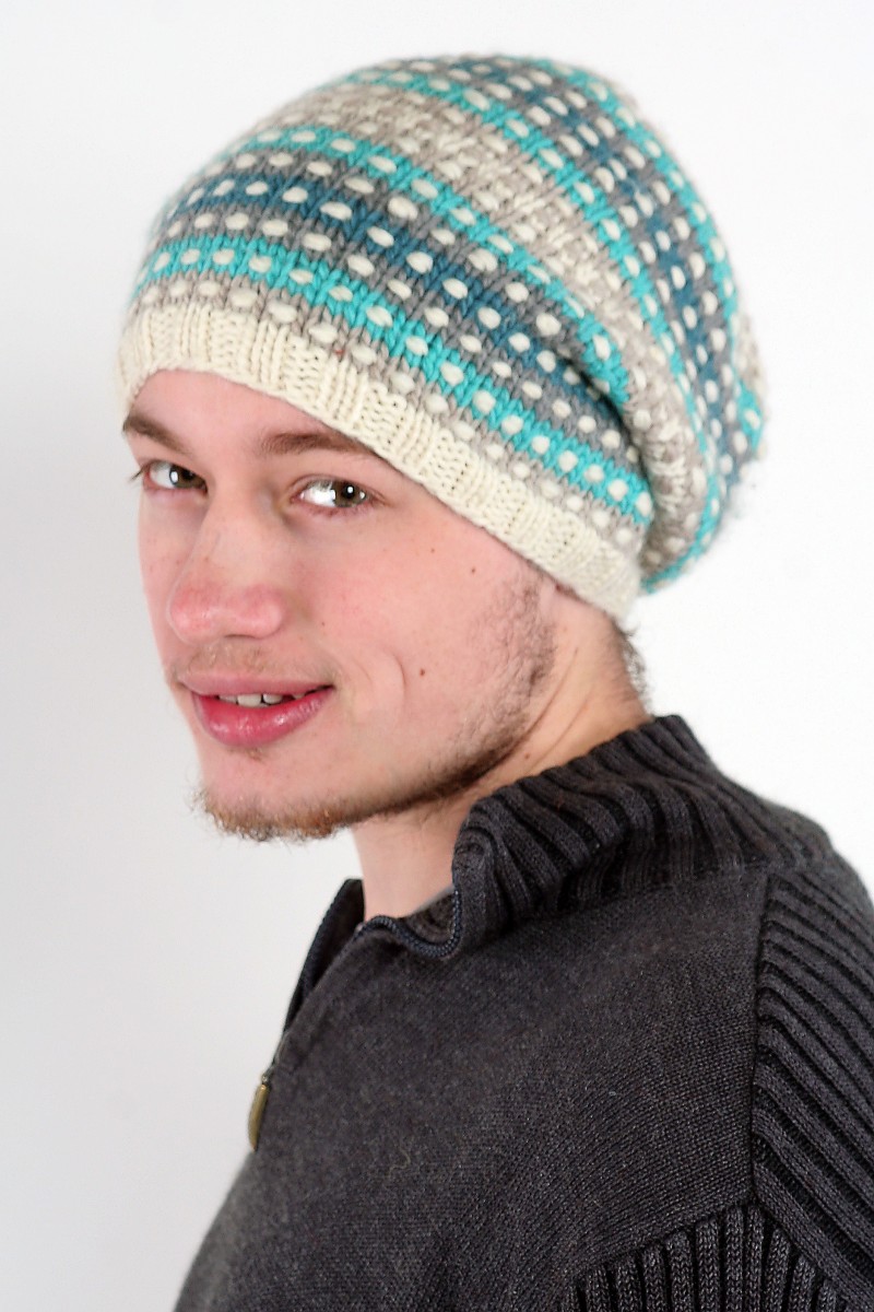 Handgestrickte Slouch-Mütze aus Merinowolle – Step, Rainbow Ice