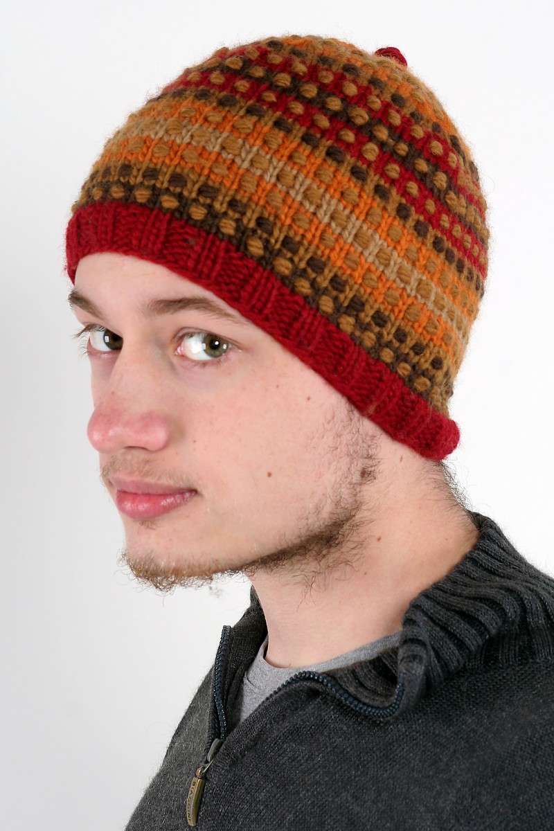 Handgestrickte kurze Beanie aus Merinowolle – Step, Rainbow Earth