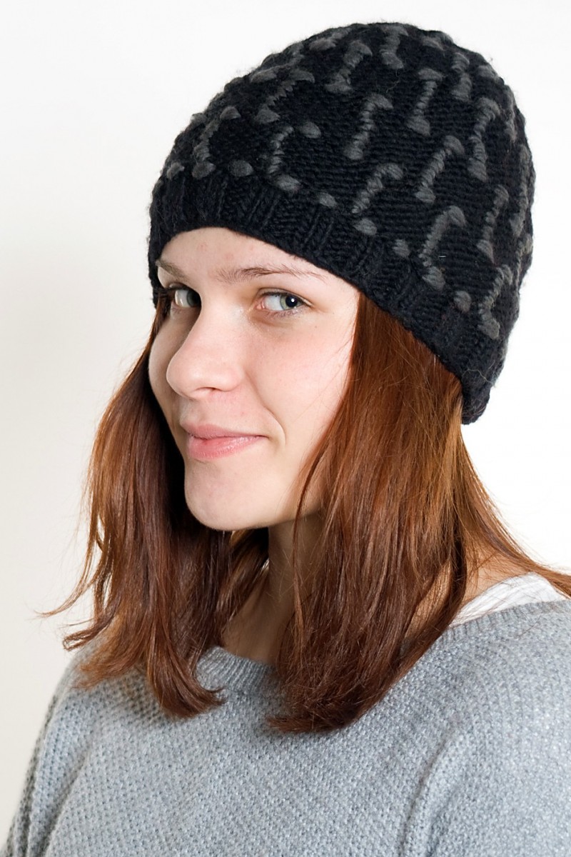 Hand-Knitted Merino Wool Short Beanie – Square, Black/Dark Grey