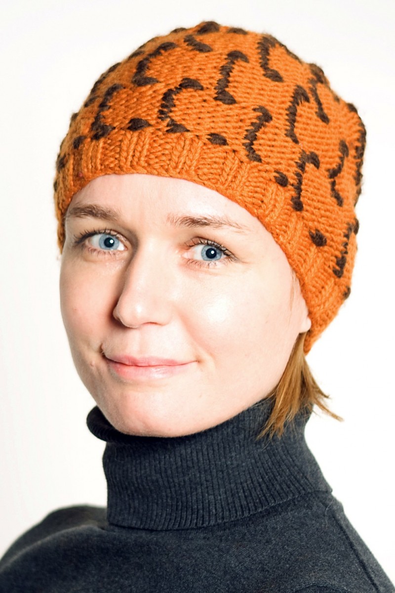 Hand-Knitted Merino Wool Short Beanie – Square, Tan/Brown
