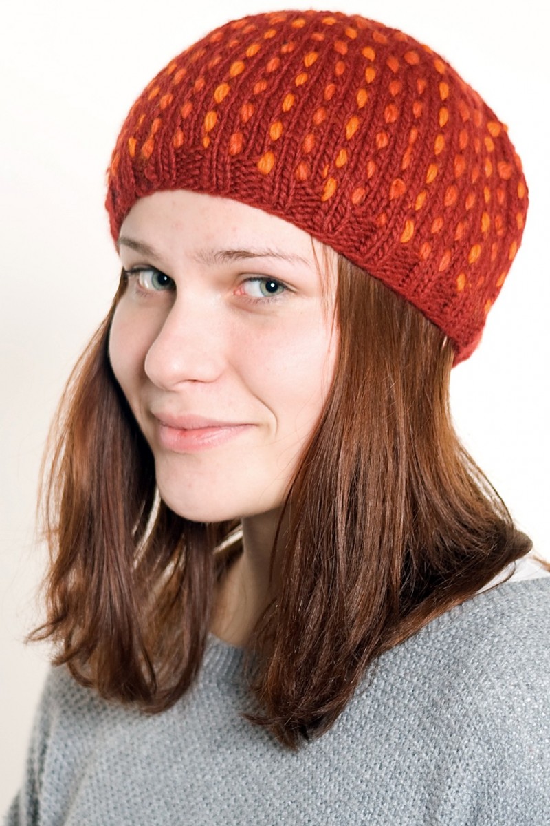 Hand-Knitted Merino Wool Short Beanie – Urchin, Red/Orange