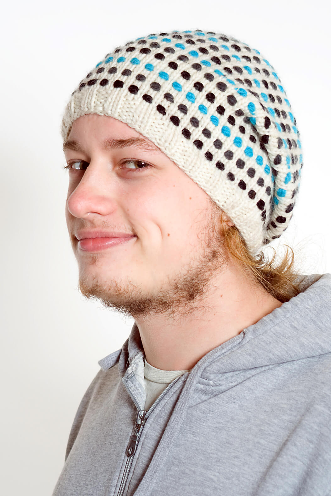 Hand-Knitted Merino Wool Flop Hat – Step, White/Turquoise