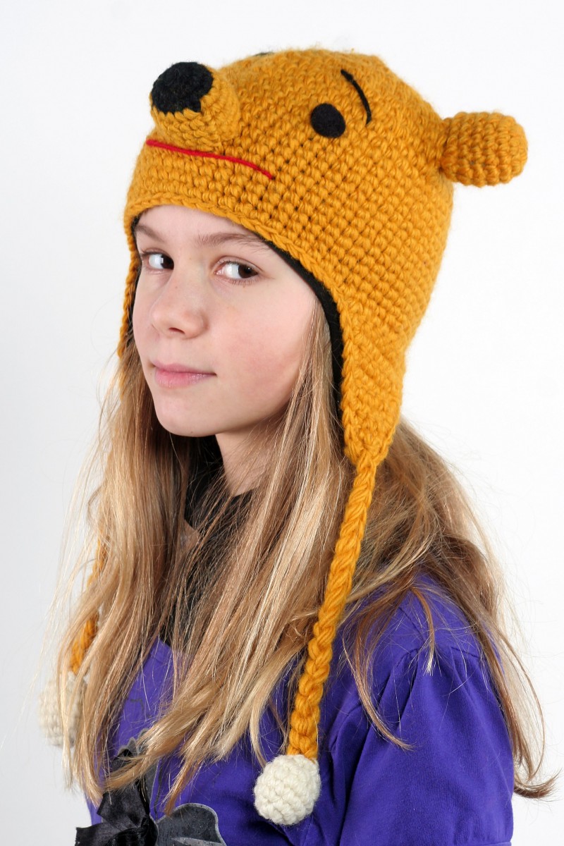 Handgestrickte Tiermütze aus Lammwolle – Honigbär
