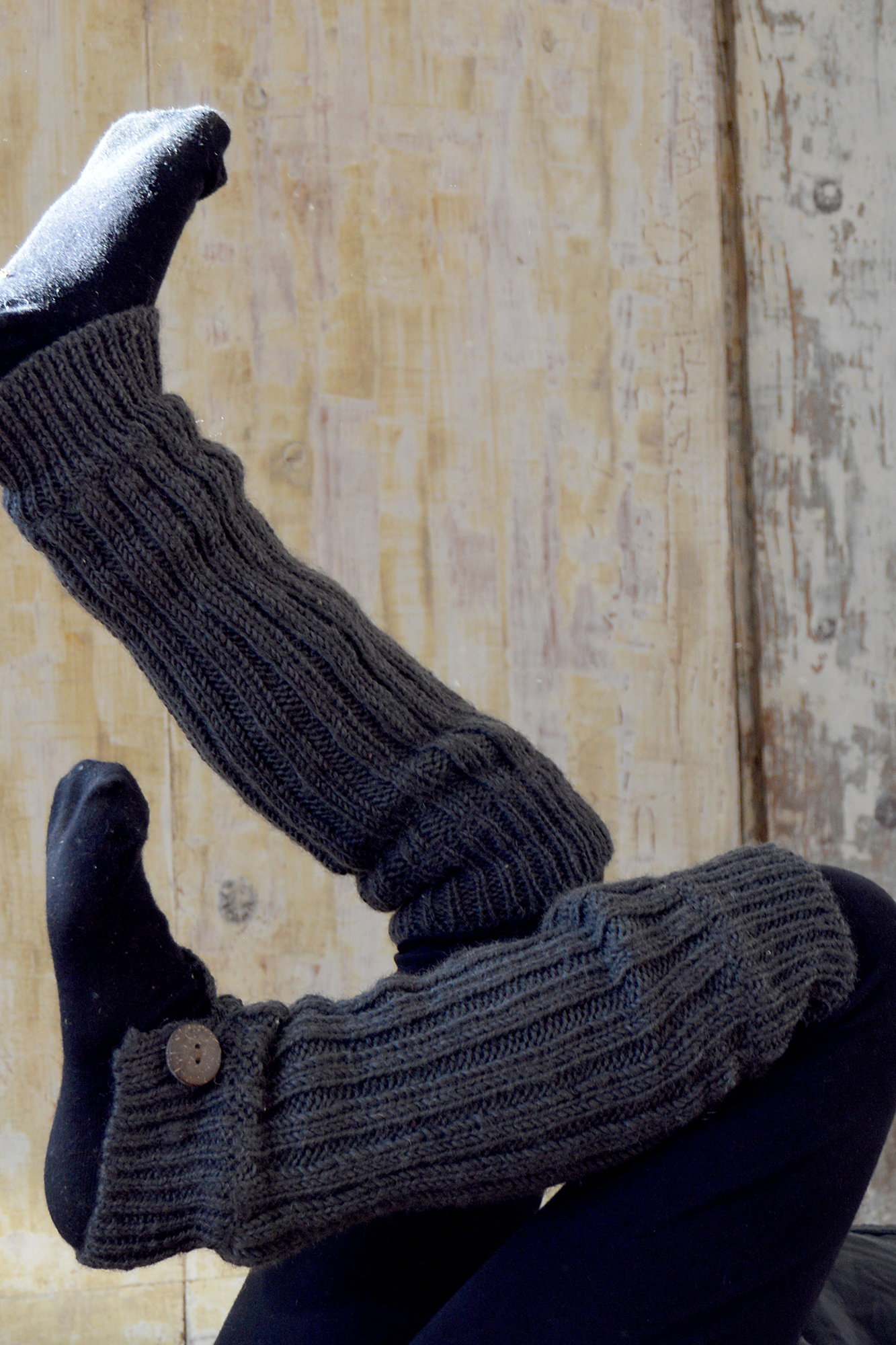 Handgestrickte Beinstulpen aus Lammwolle – Rippenstrick 1x1