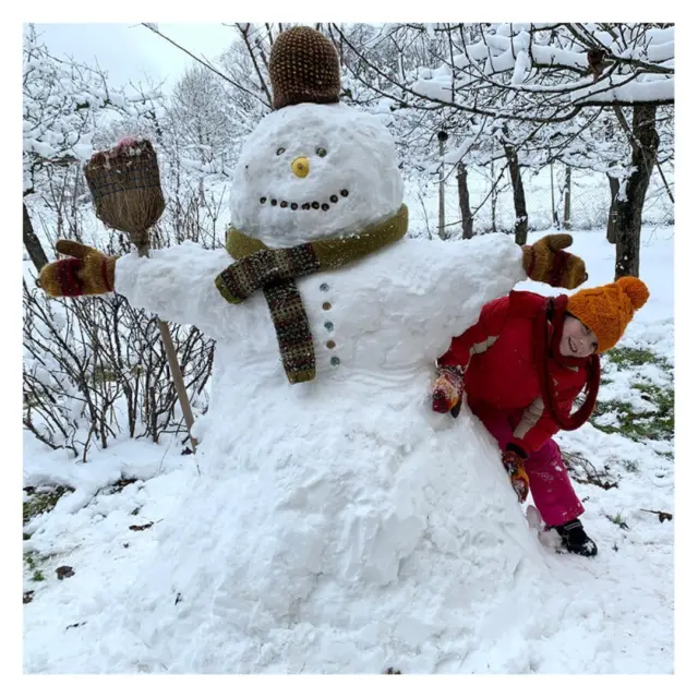 ... even the snowman is warming to Pashin'... . . . . . #pashin’ #pashinclothing #wearyourpashin #handmade #wool #snowme