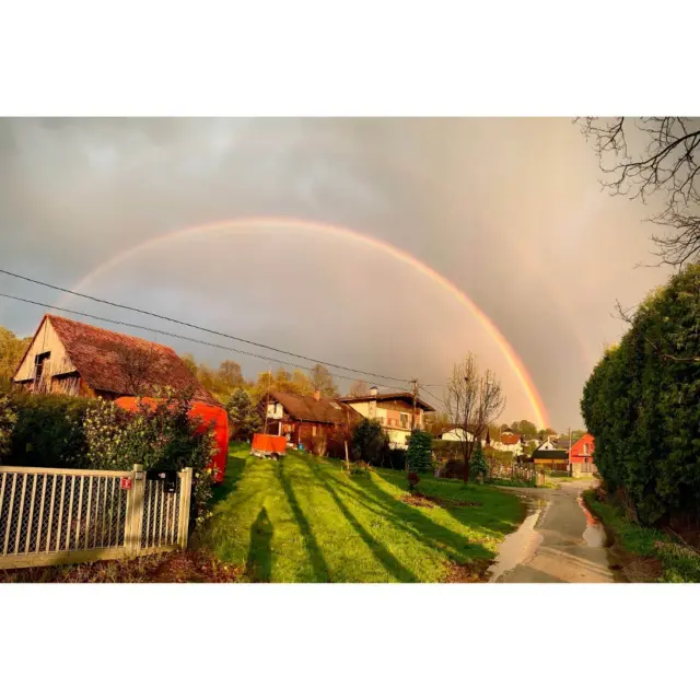 Living under a double rainbow... . . . . . . #afterthestorm #doublerainbow #rainbow #wearyourpashin #pashin’ #pashinclot