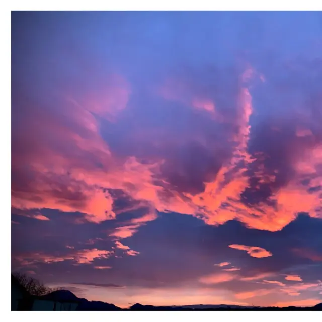 Sky... . . . . . #pashin’ #pashinclothing #wearyourpashin #beautifulsky #redsky #skydragon #magic #nature #love #beautif