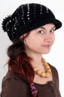 BLACK WHITE BOOMERANG FLOP BRIM POMPOM