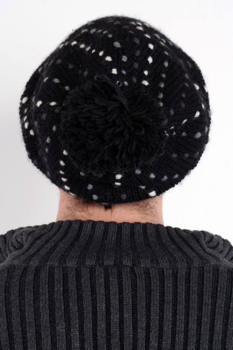 BLACK WHITE BOOMERANG FLOP BRIM POMPOM