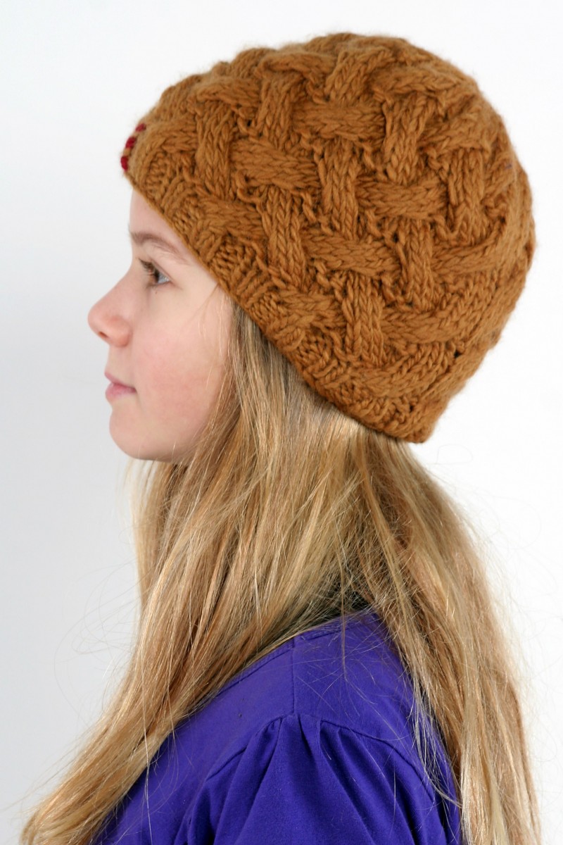 CHOCOLATE X-PATTERN SHORT BEANIE