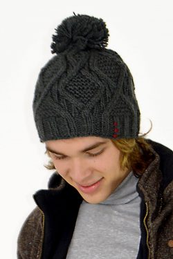 SHORT POMPOM HAT DNA DARK GREY (BGX7)