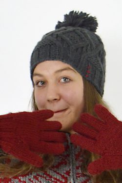 SHORT POMPOM HAT DNA DARK GREY (BGX7)