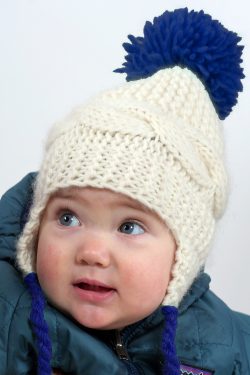 BABY EARFLAP POMPOM MERINO HAT CABLE WHITE BLUE (AF3)
