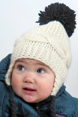 BABY EARFLAP POMPOM MERINO HAT CABLE WHITE DARK GREY (AF1)